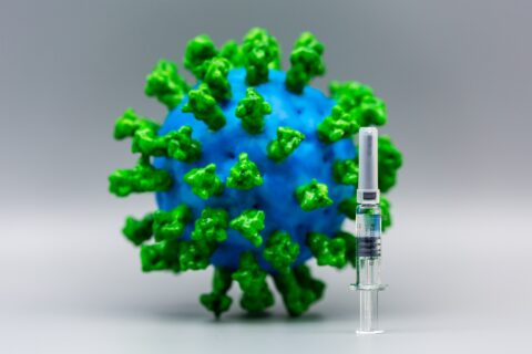 Nová analýza ve vědeckém časopise: Nežádoucí účinky mRNA vakcín a spike protein